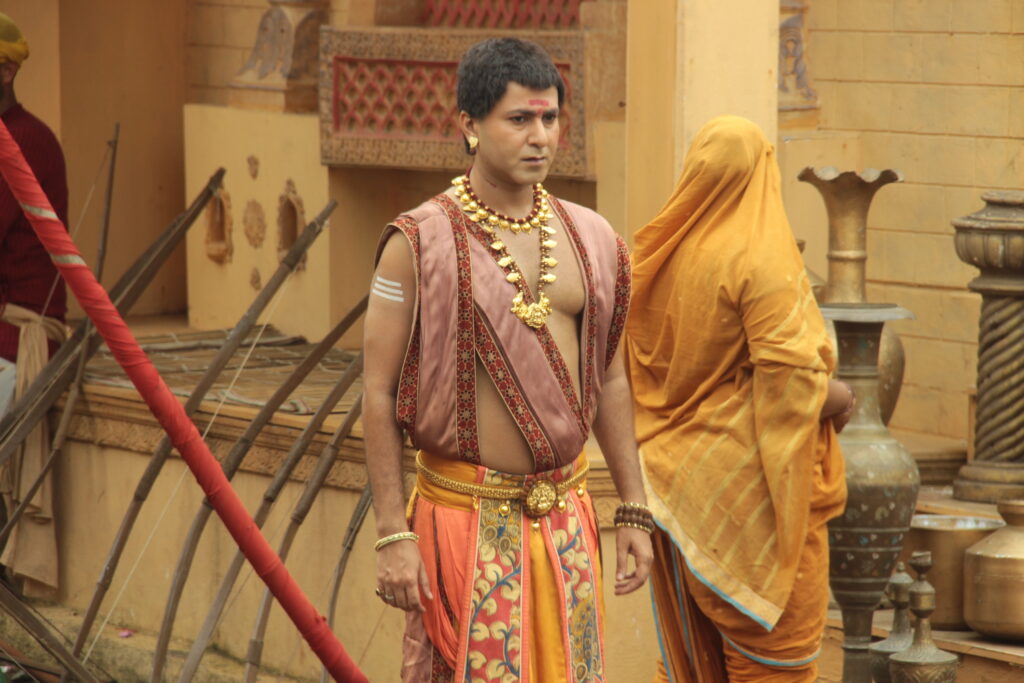 Tenali Rama: Bhaskar in shock to see devastated Vijayanagar