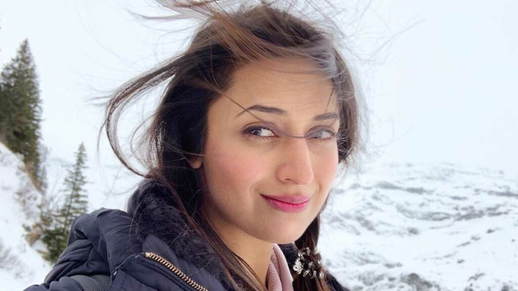 Yeh Hai Mohabbatein actress Divyanka Tripathi is a selfie queen