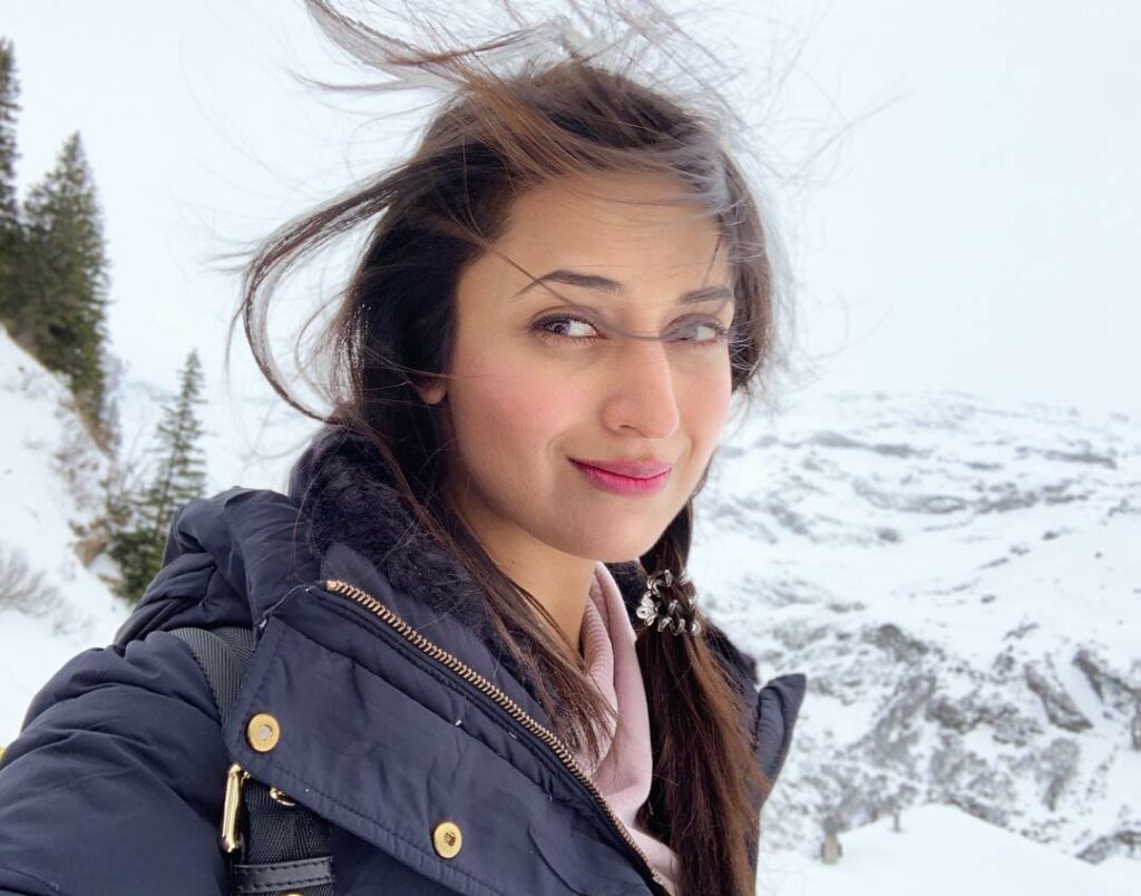 Yeh Hai Mohabbatein actress Divyanka Tripathi is a selfie queen - 0