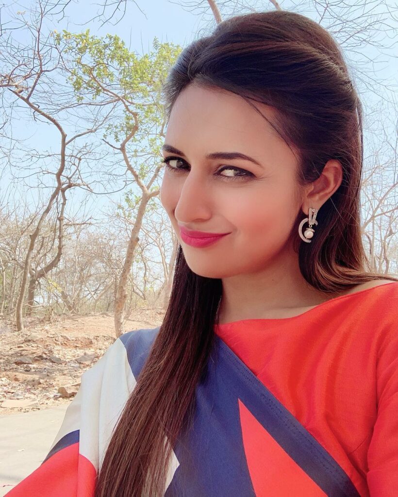 Yeh Hai Mohabbatein actress Divyanka Tripathi is a selfie queen - 1