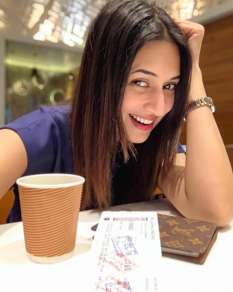 Yeh Hai Mohabbatein actress Divyanka Tripathi is a selfie queen - 3