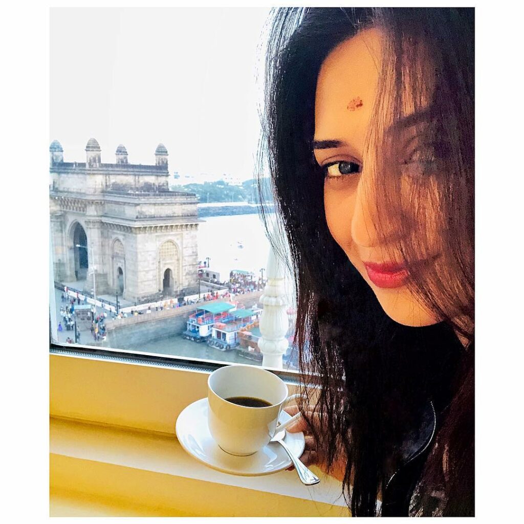 Yeh Hai Mohabbatein actress Divyanka Tripathi is a selfie queen - 4