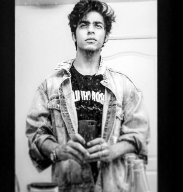 A dose of hunky Aryan Khan to make your day better - 4