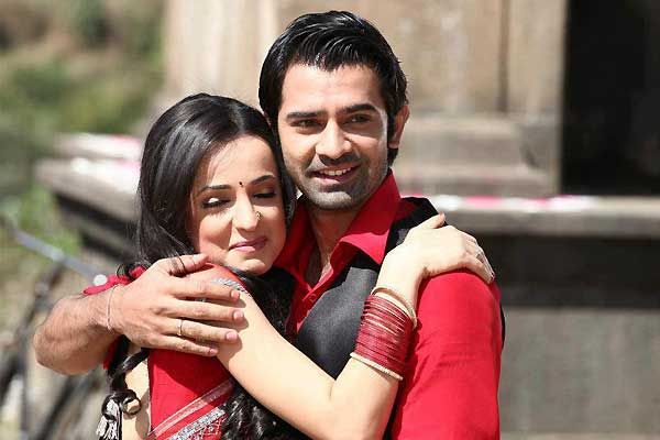 All the times Sanaya Irani and Barun Sobti made us blush with their crackling chemistry - 3