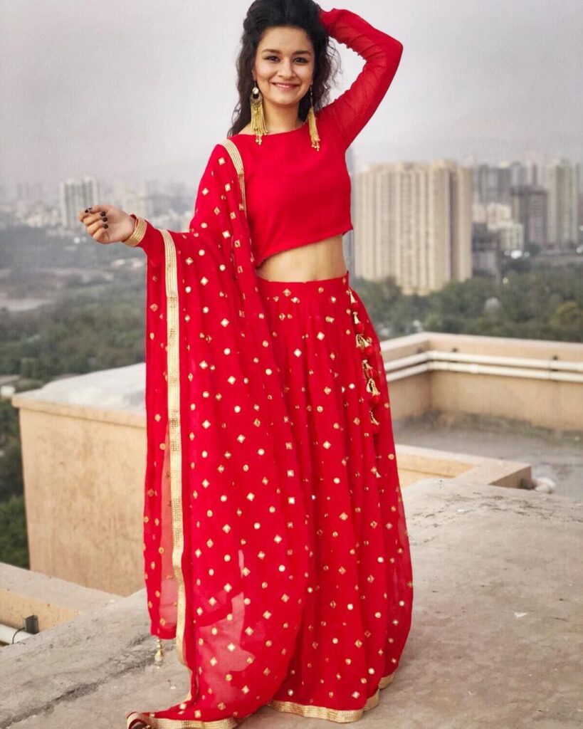 10 Avneet Kaur’s Outfits are perfect for a wedding ceremony - 8