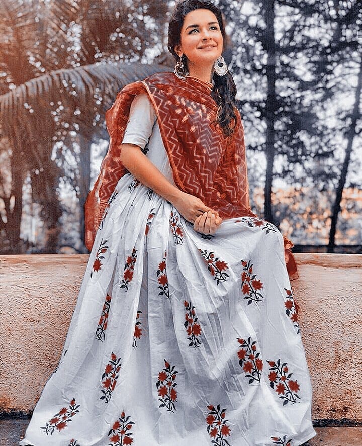 10 Avneet Kaur’s Outfits are perfect for a wedding ceremony - 9