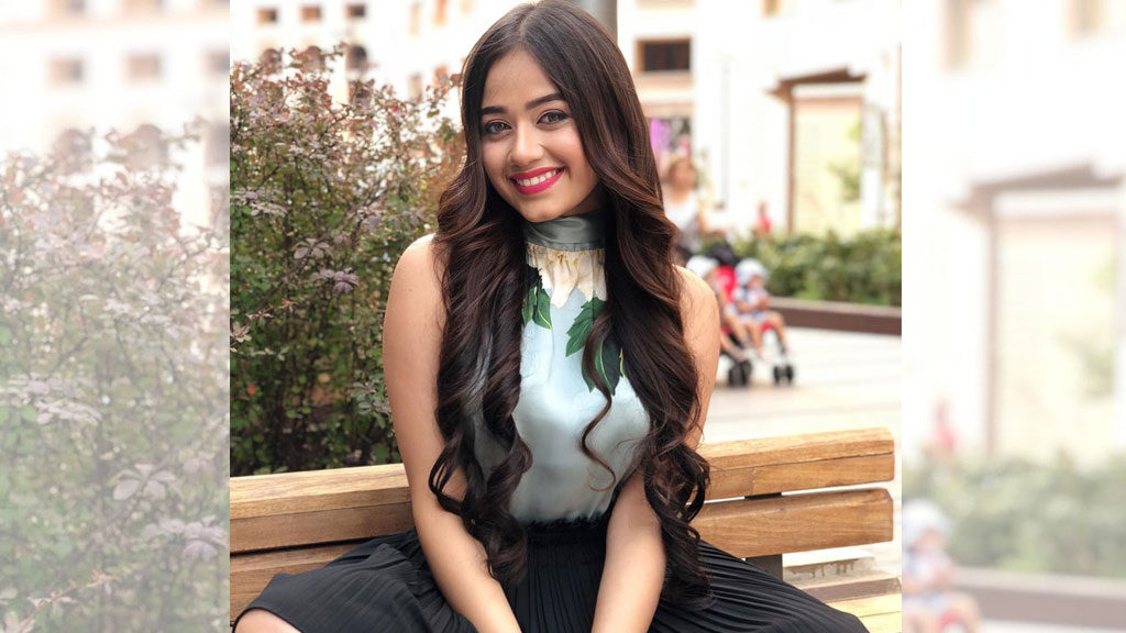 TikTok star Jannat Zubair is giving us fashion goals - 7