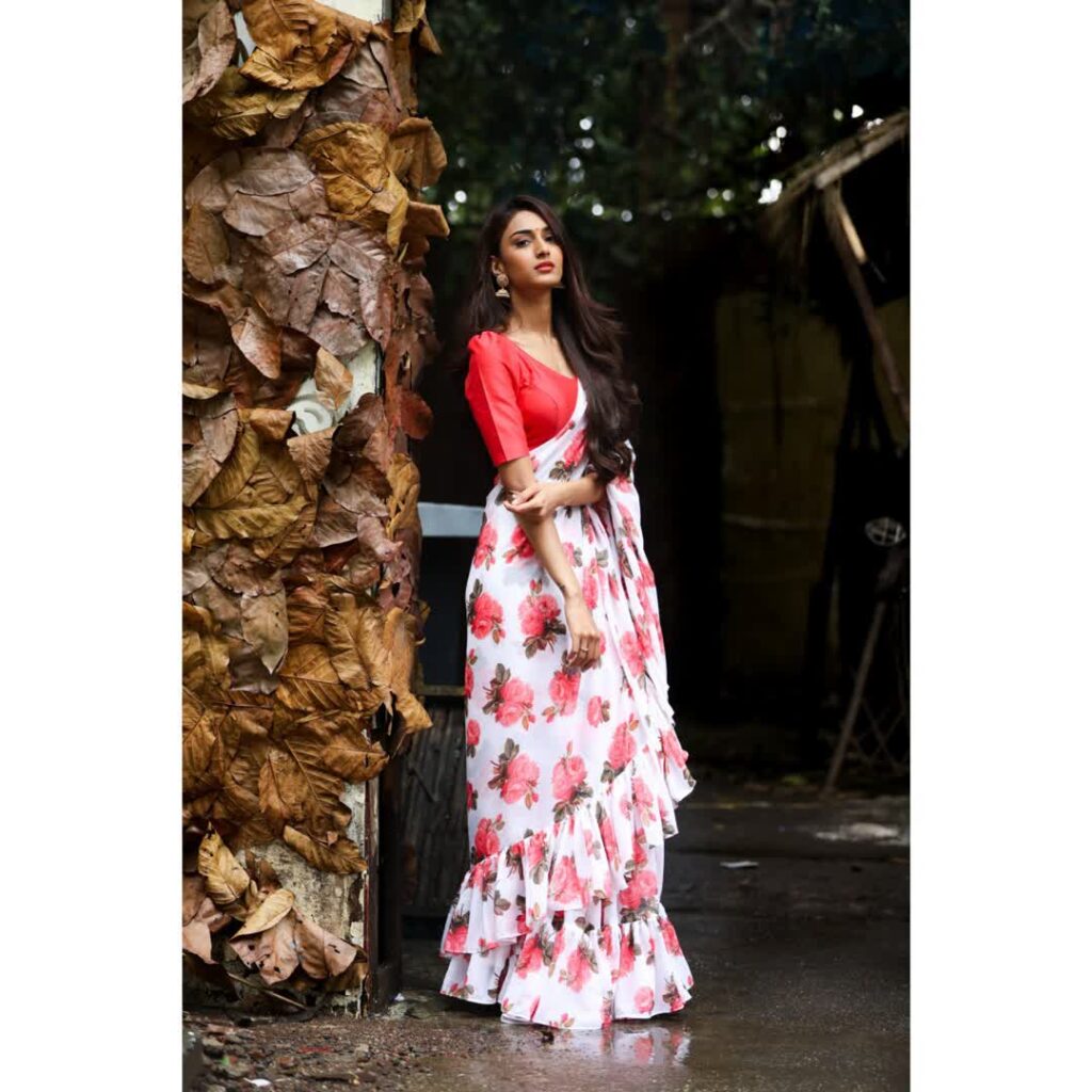 All the times when Erica Fernandes gave fashion goals in Kasautii Zindagii Kay - 6