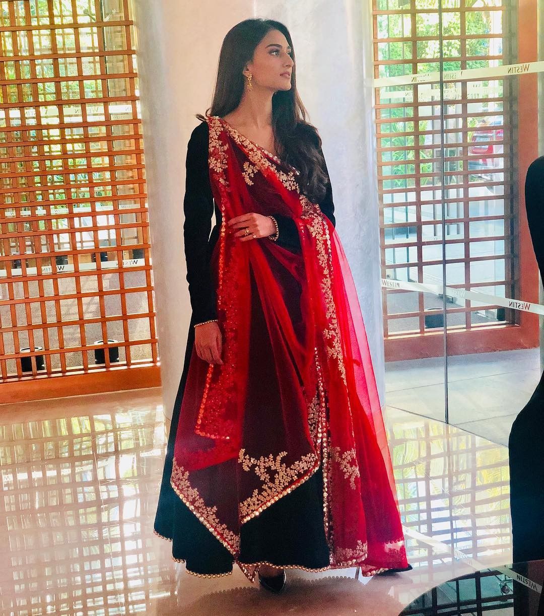 All The Times When Erica Fernandes Gave Fashion Goals In Kasautii Zindagii Kay 1