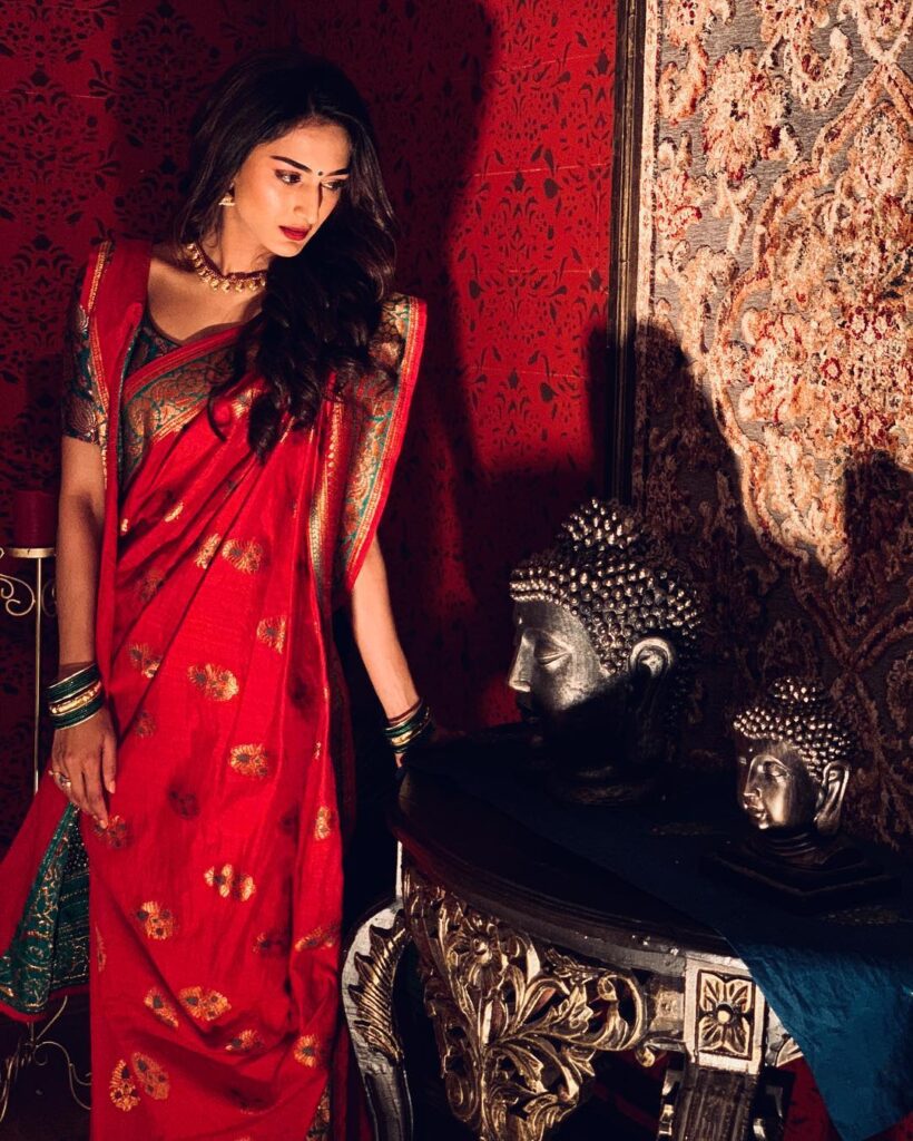 All the times when Erica Fernandes gave fashion goals in Kasautii Zindagii Kay - 0