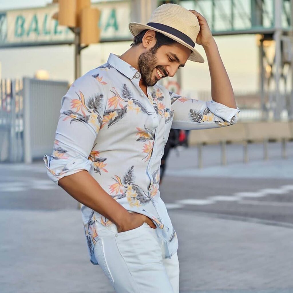 Attention Ladies! Kartik Aryan is an absolute hottie - 6