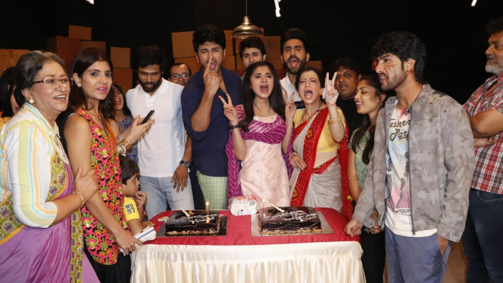 Guddan Tumse Na Ho Payega team celebrates one year completion 10