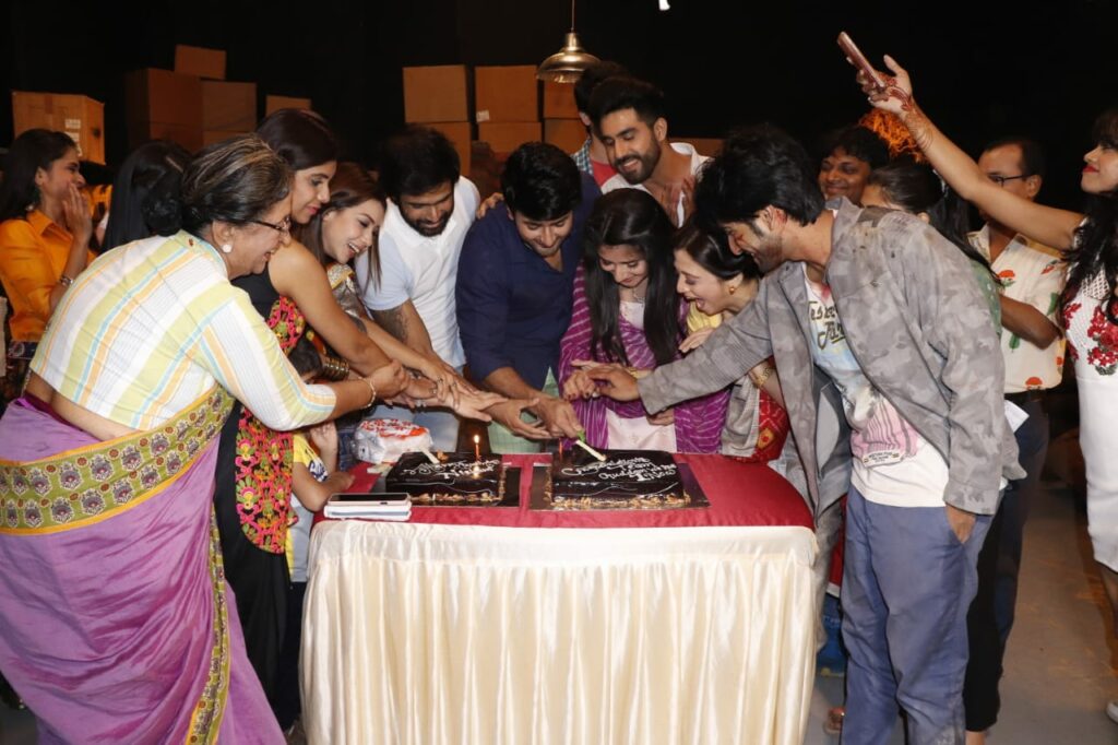 Guddan Tumse Na Ho Payega team celebrates one year completion - 4