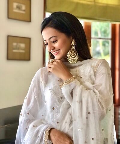 Helly Shah's Fashion Game: yay or nay? 2