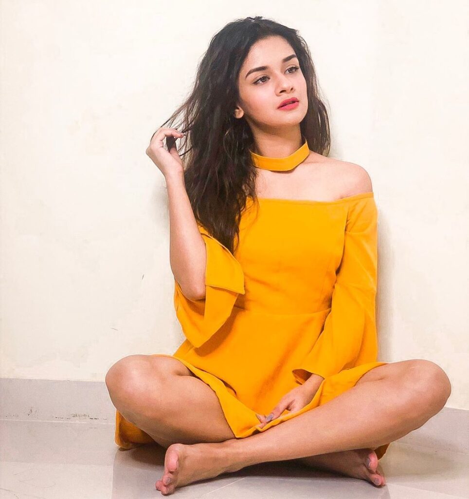 Avneet Kaur nails the casual look with ease - 4