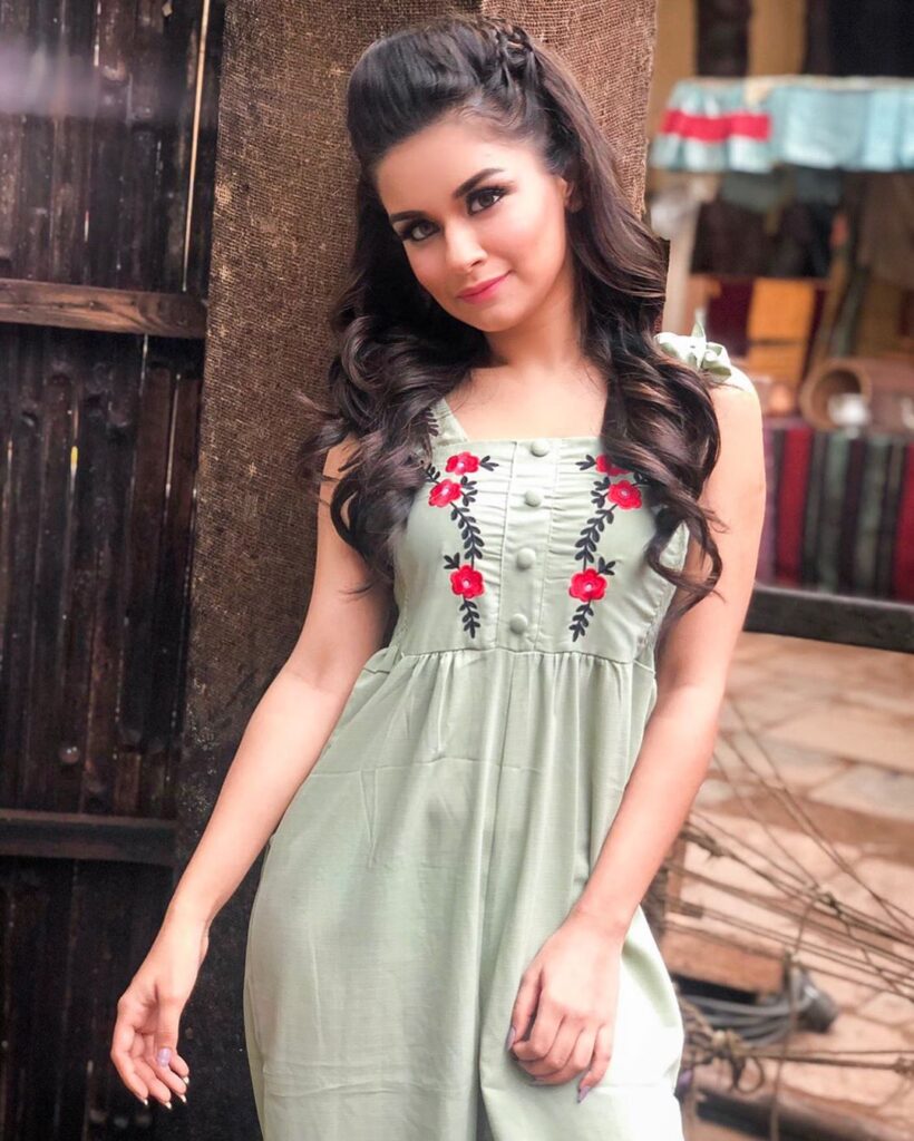 Here comes the cuteness from TikTok star Avneet Kaur to brighten your day - 0