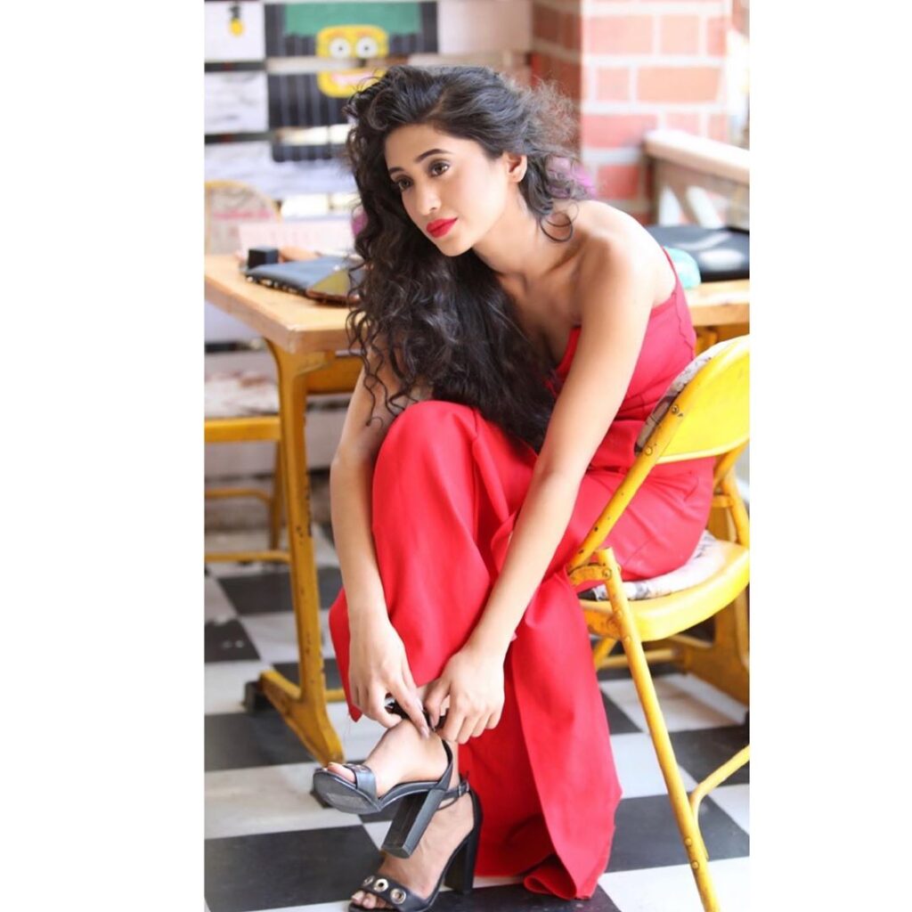 Here’s some cuteness from Shivangi Joshi to brighten your day - 0