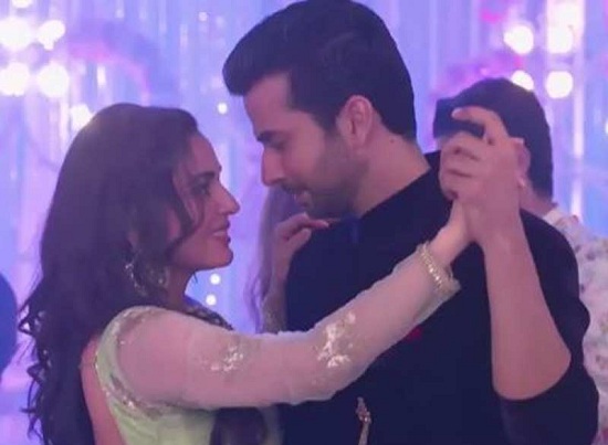 When Dheeraj Dhoopar and Shraddha Arya from Kundali Bhagya set tempratures soaring - 2