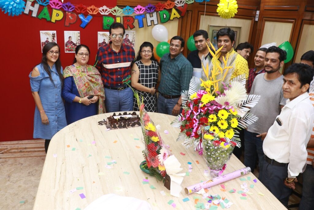 Producer Dheeraj Kumar celebrates his birthday in style - 0