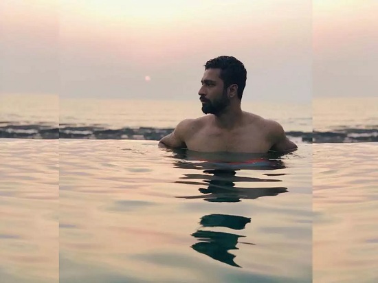 Rare pictures of teen heatthrob Vicky Kaushal that had us all sweating - 0