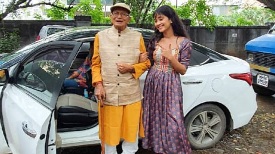 Shivangi Joshi gets a special visitor on Yeh Rishta Kya Kehlata Hai set