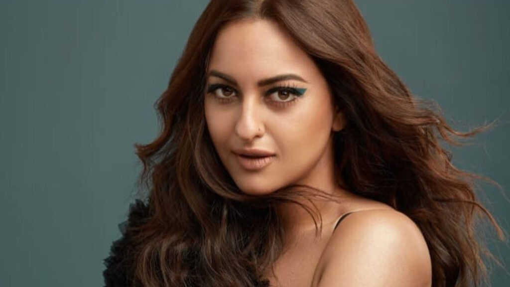 Sonakshi Sinha roped in for Saif's Laal Kaptaan