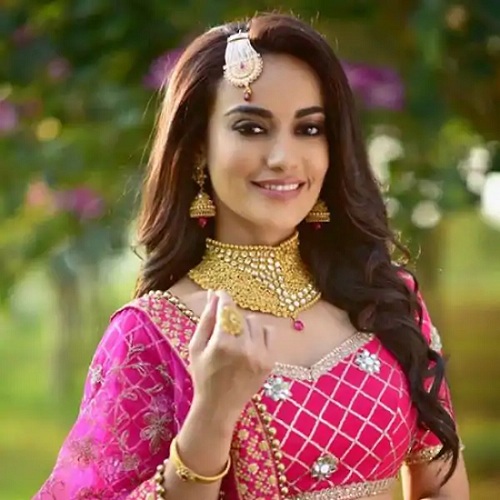 Surbhi Jyoti is every man's dream girl. Here's why 1