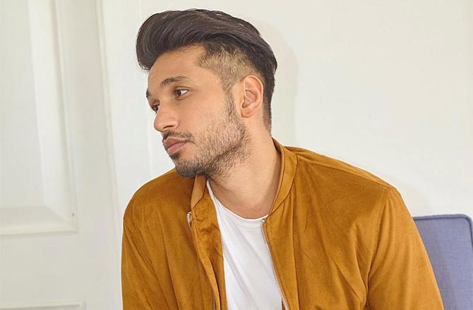 Dapper looks of Arjun Kanungo 2