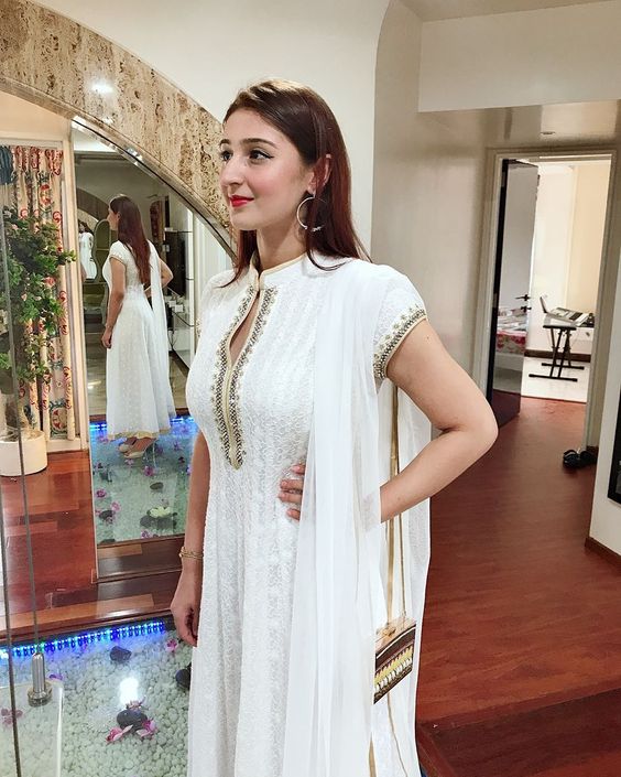 [Photo] Dhvani Bhanushali’s fashion is too trendy and we know why - 7