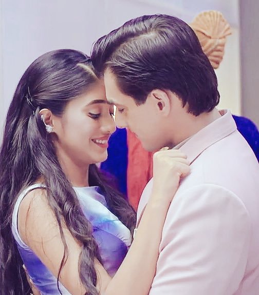 The POWER COUPLE Of Telly World: Kartik And Naira - 4