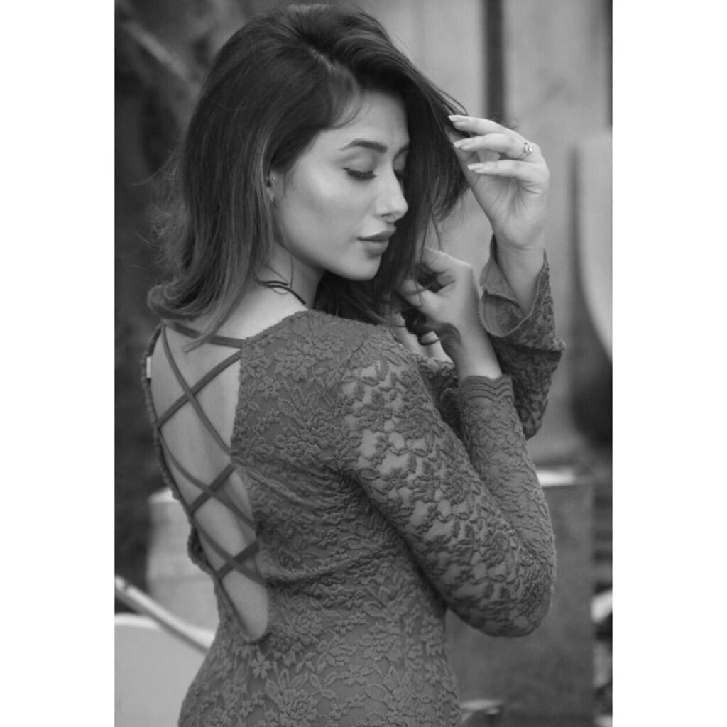 Hot and happening pictures of Bigg Boss contestant Mahira Sharma - 3