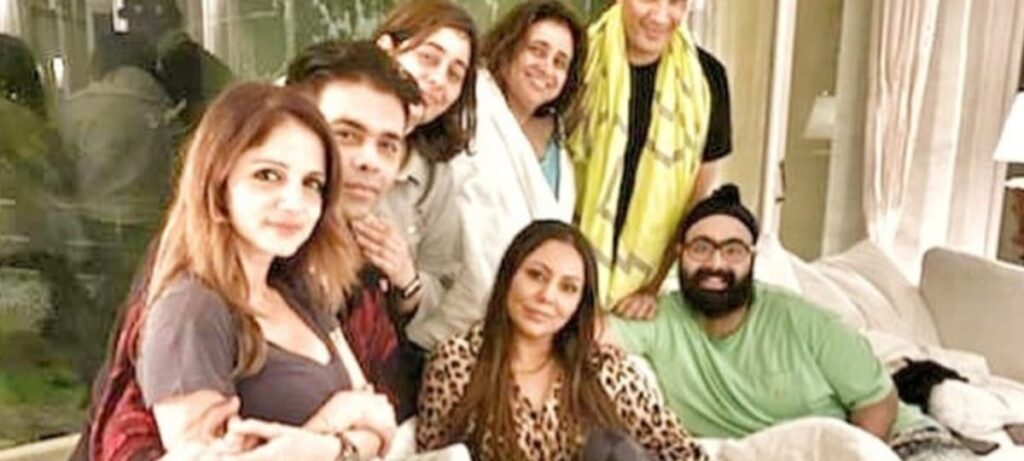 Party time for Karan Johar, Gauri Khan, Sussane Roshan & Manish Malhotra