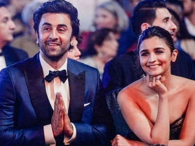 Pictures that prove Alia and Ranbir are the cutest couple in B-Town right now - 4