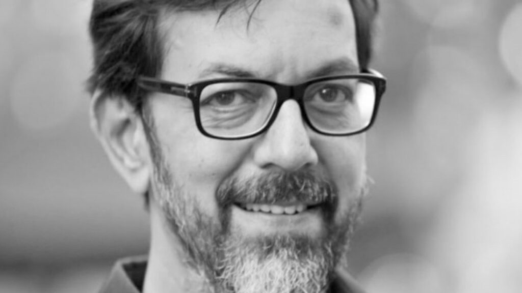 Rajat Kapoor debuts in a Bengali Web Series by hoichoi