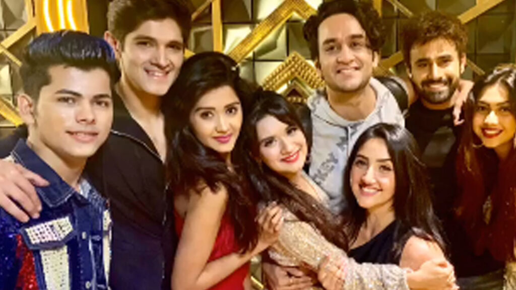 TikTok star Avneet Kaur celebrates birthday with Siddharth Nigam, Reem and Ashnoor