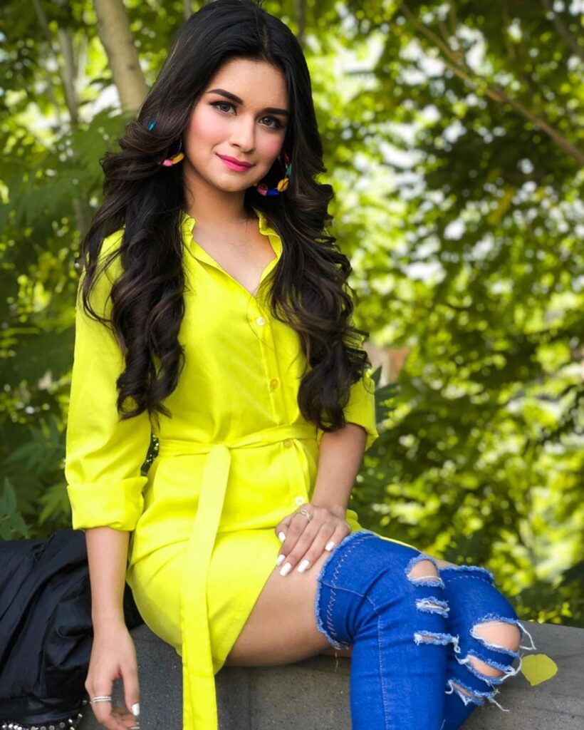 Avneet Kaur cute looks will make you blush - 8