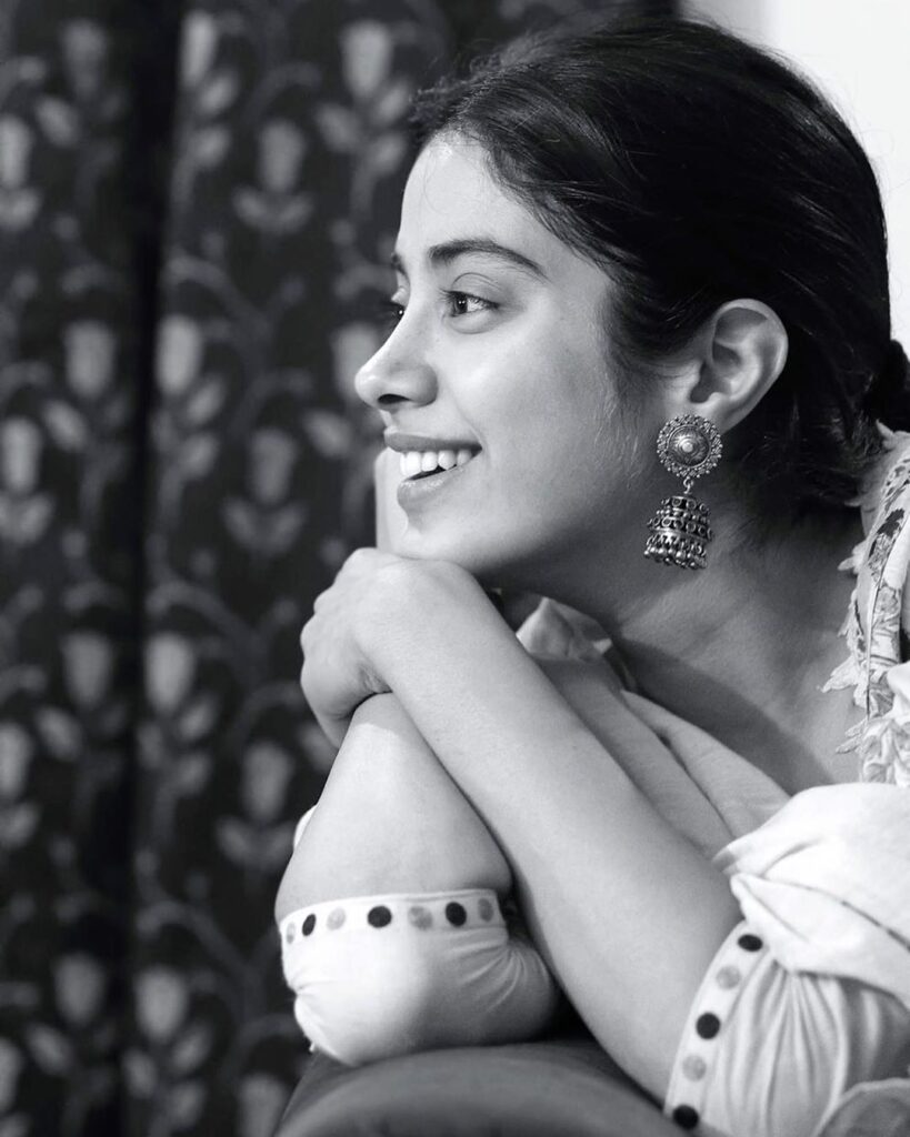 A dose of cute and quirky Janhvi Kapoor to make your day brighter - 1