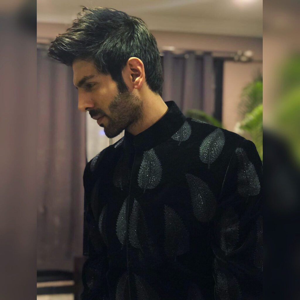 Sizzling Style Game of Kartik Aaryan - 3