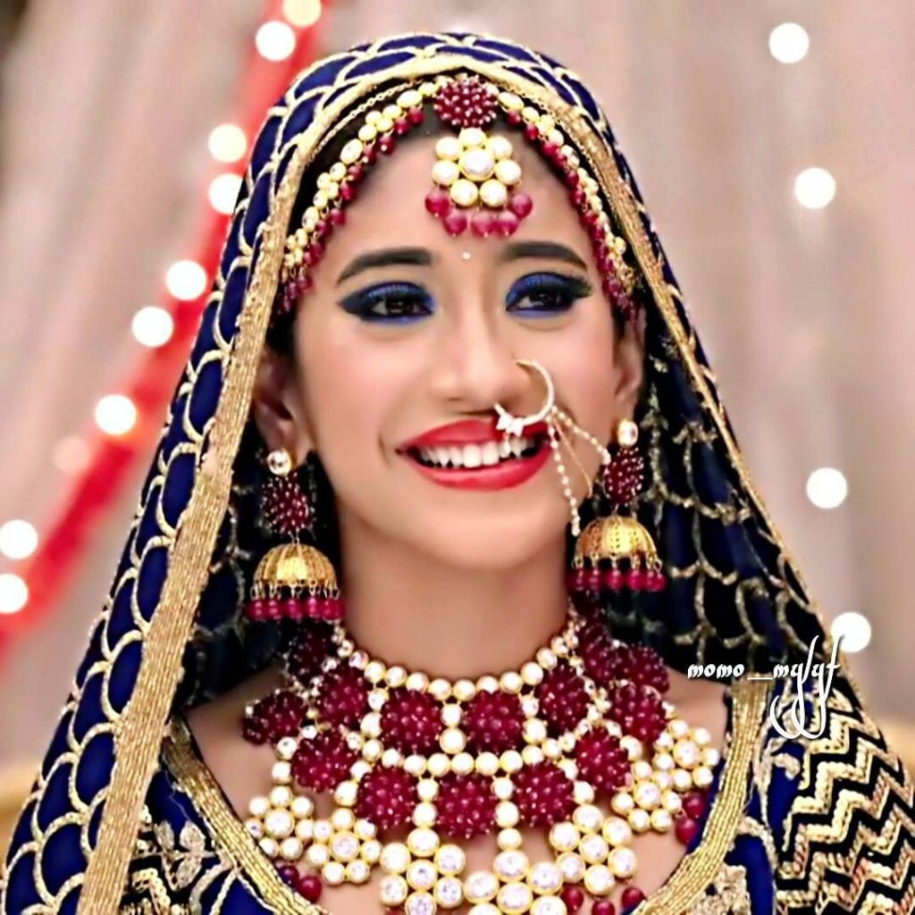 Yeh Rishta Kya Kehlata Hai: Naira Aka Shivangi Joshi’s HOT Red Lipstick Avatar - 2