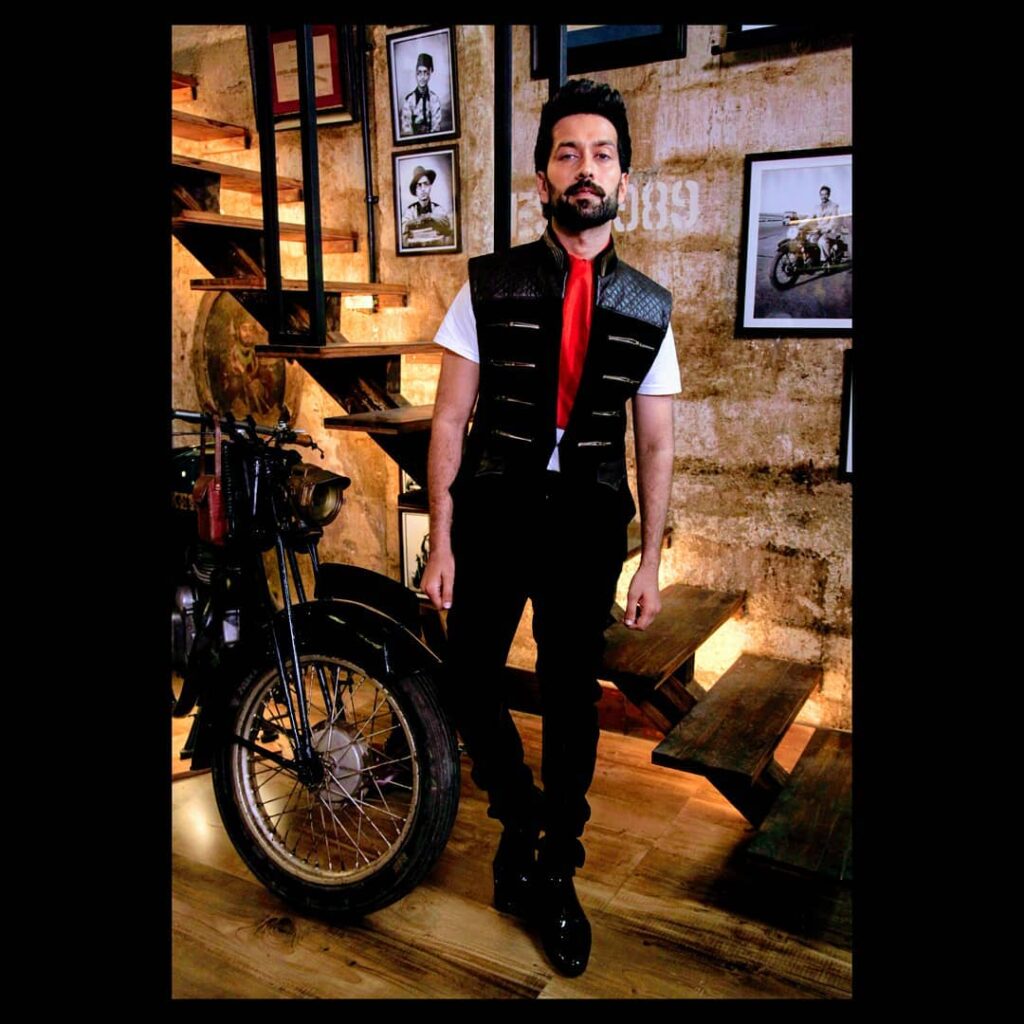 Hot Instagram Pictures of Nakuul Mehta that had us sweating - 2