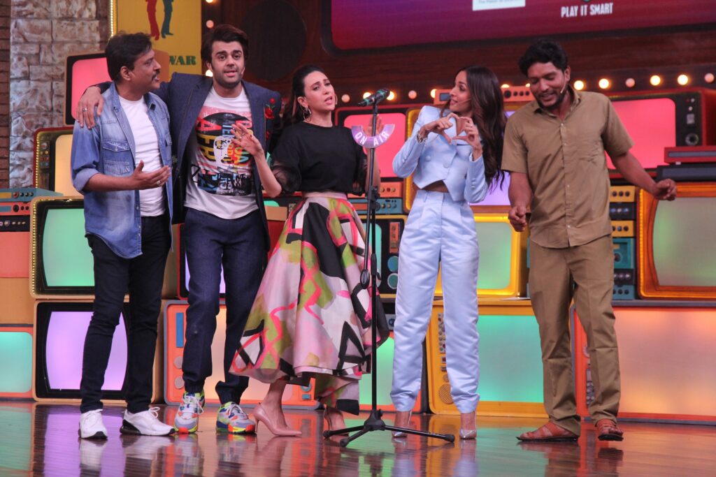 Malaika Arora and Karisma Kapoor grace the stage of Movie Masti with Maniesh Paul - 7