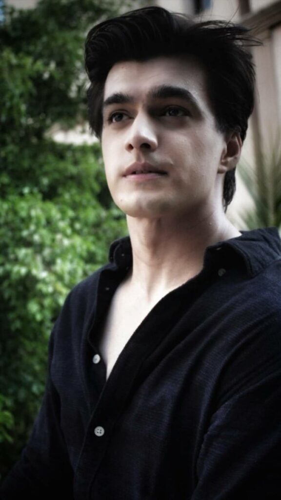 Mohsin Khan is the perfect man in black - 3