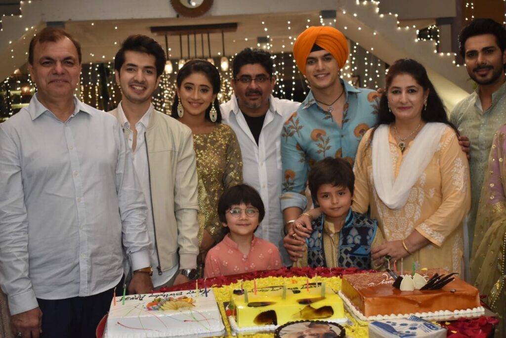 Mohsin Khan’s birthday celebration on Rajan Shahi’s set! - 0