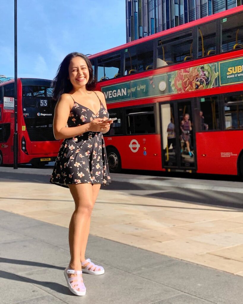 All the reasons why Neha Kakkar is the true fashion icon - 2