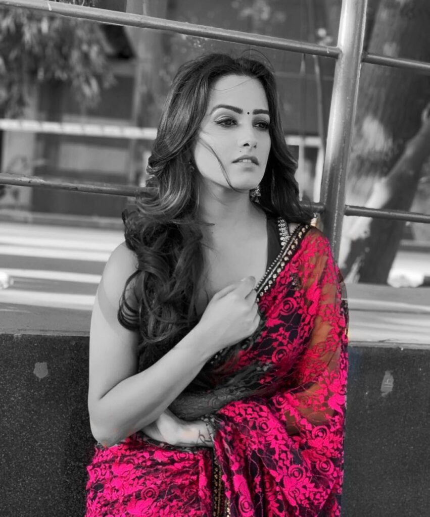 Our Top 5 Anita Hassanandani’s Drool-Worthy Saree Avatars! - 2