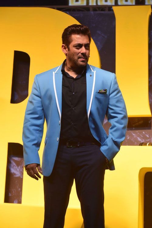 Times When Salman Khan Inspired Us All With His Suit Charm - 2