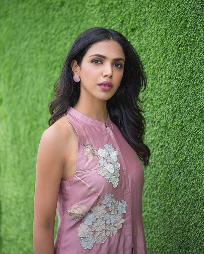 Shriya Pilgaonkar’s style files are giving us girl-next-door vibes! - 1