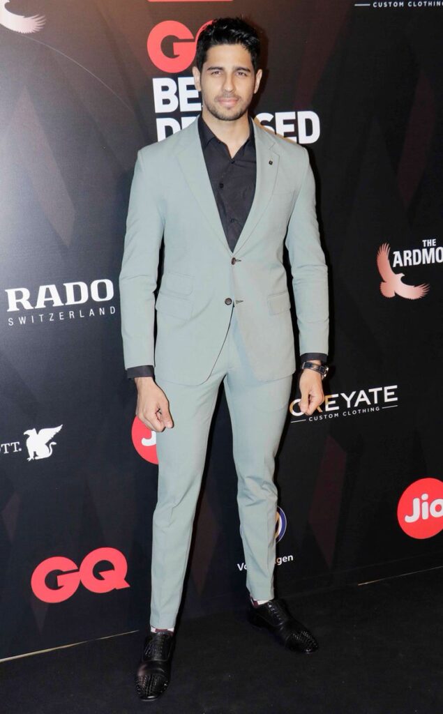 Siddharth Malhotra’s charming suit looks - 1