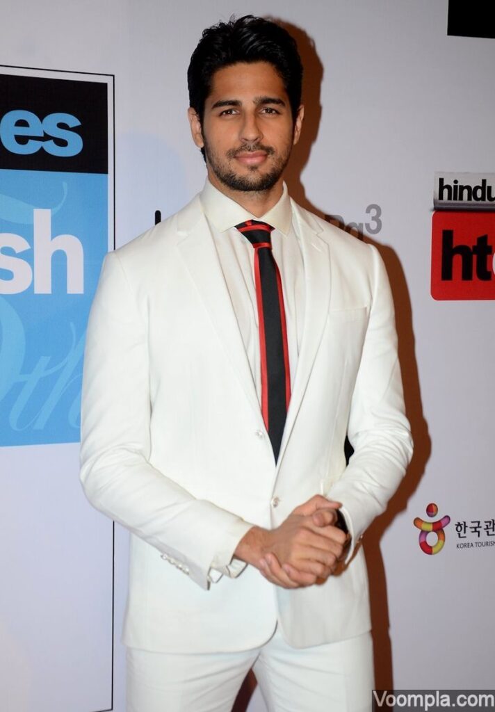 Siddharth Malhotra’s charming suit looks - 4