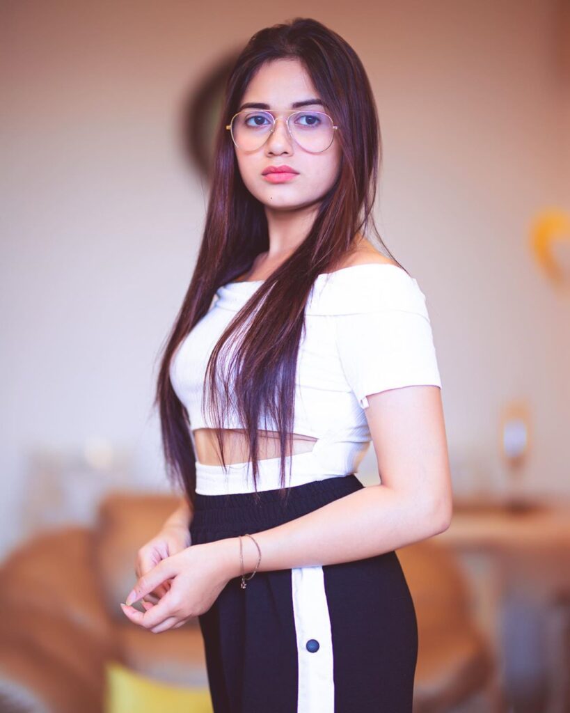 TikTok star Jannat Zubair’s fashion is an inspiration for millennials - 1